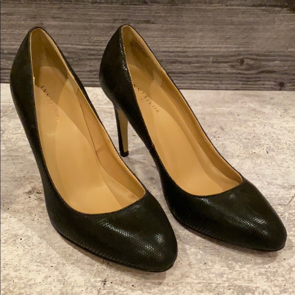 Ann Taylor Factory Exotic Print Black Heels